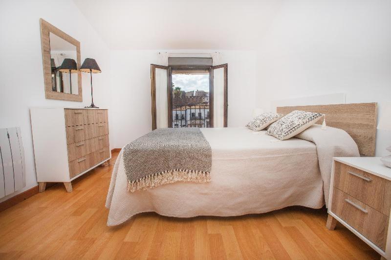 Apartamentos Soho Boutique Plaza Mayor Caces الغرفة الصورة